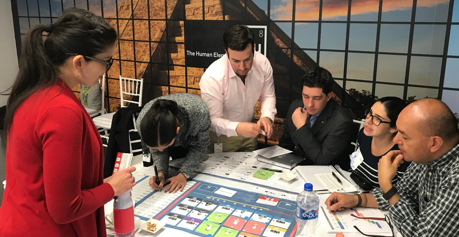 Líderes en una sesión experiencial Silega